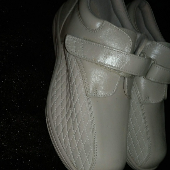 Men's InStride shoes size 10w - Picture 3 of 4